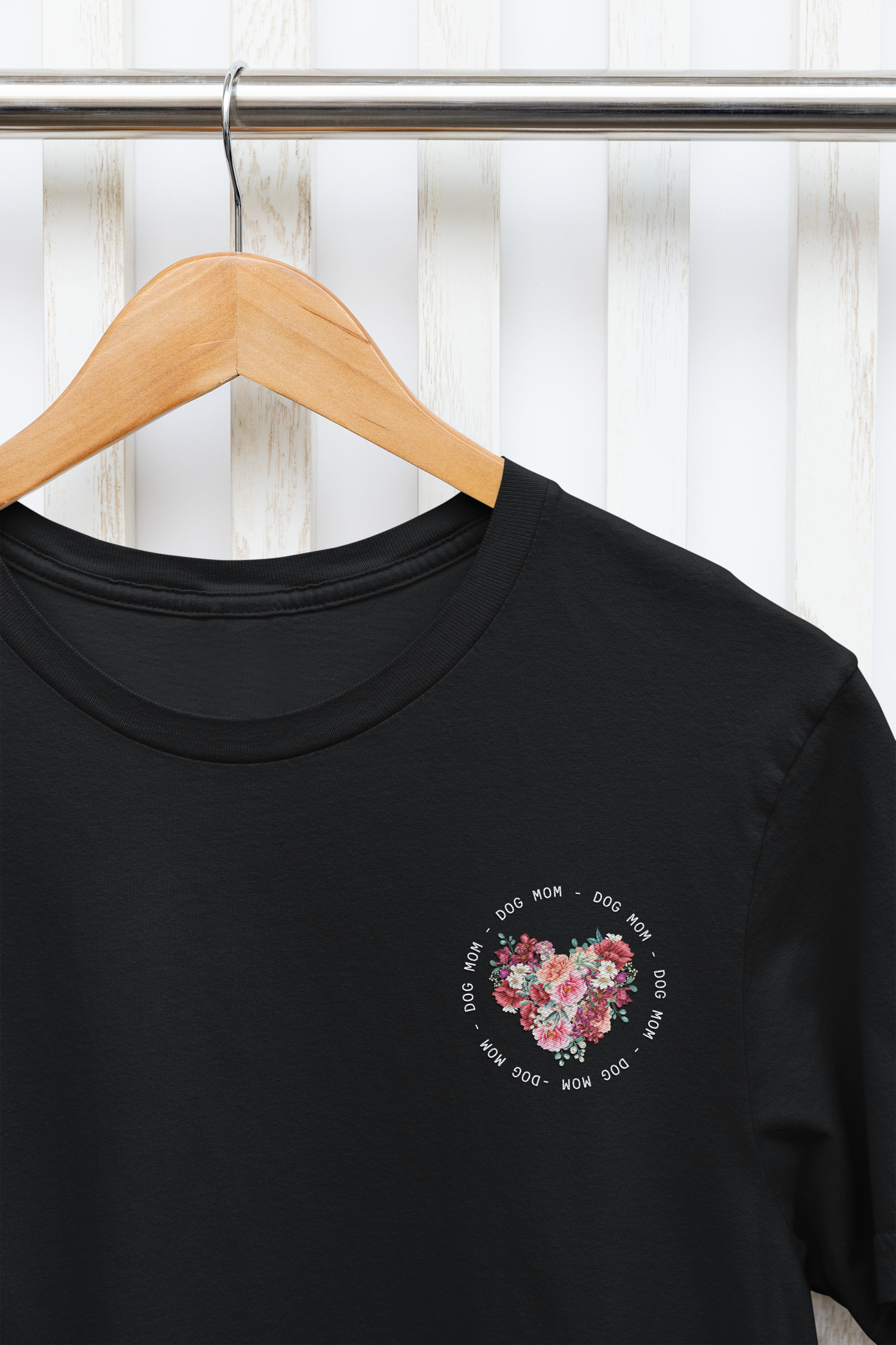 T-Shirt | Dog mom flowers